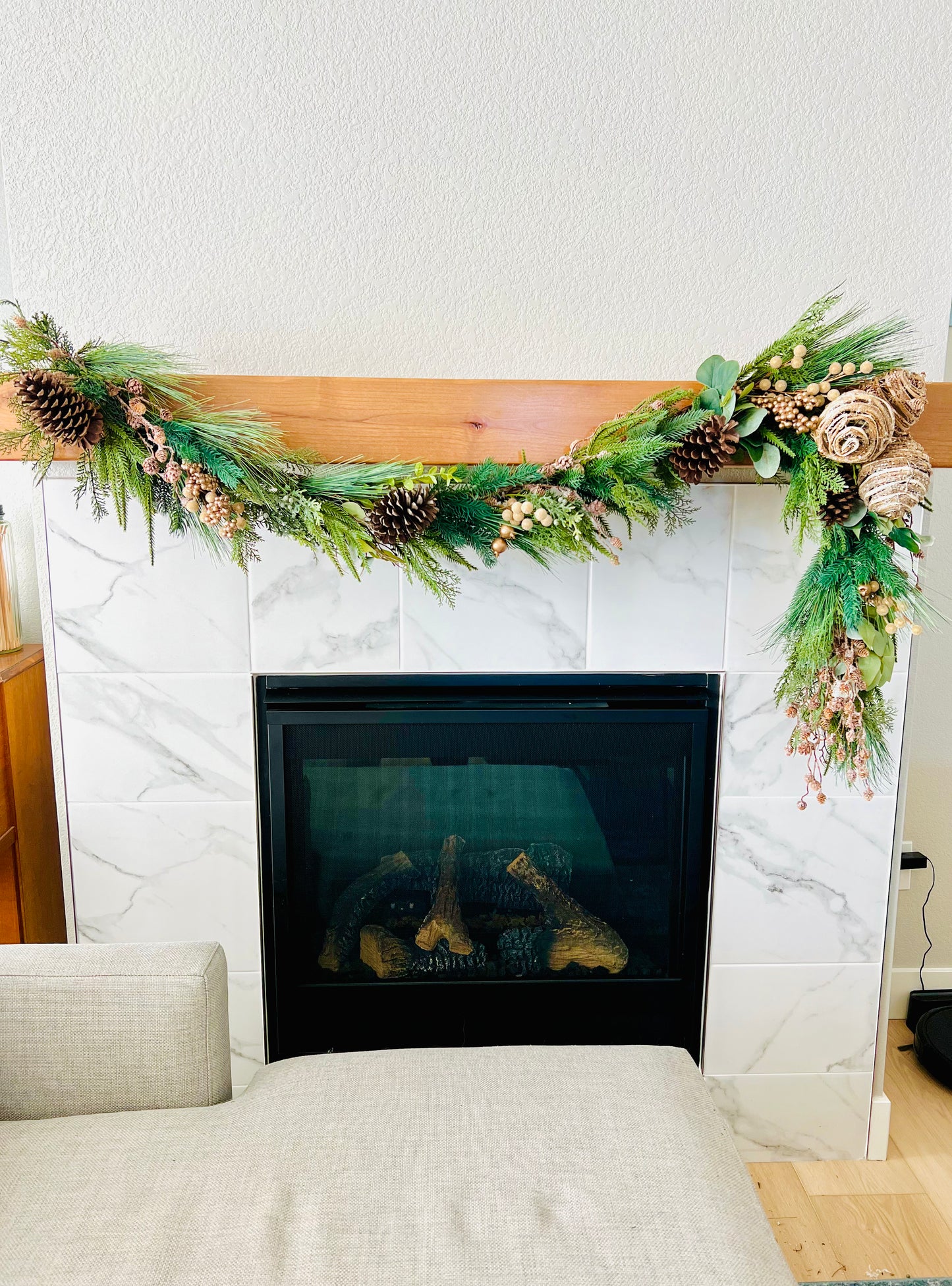 Custom Design 9ft Pre-Lit Garland - Battery operated