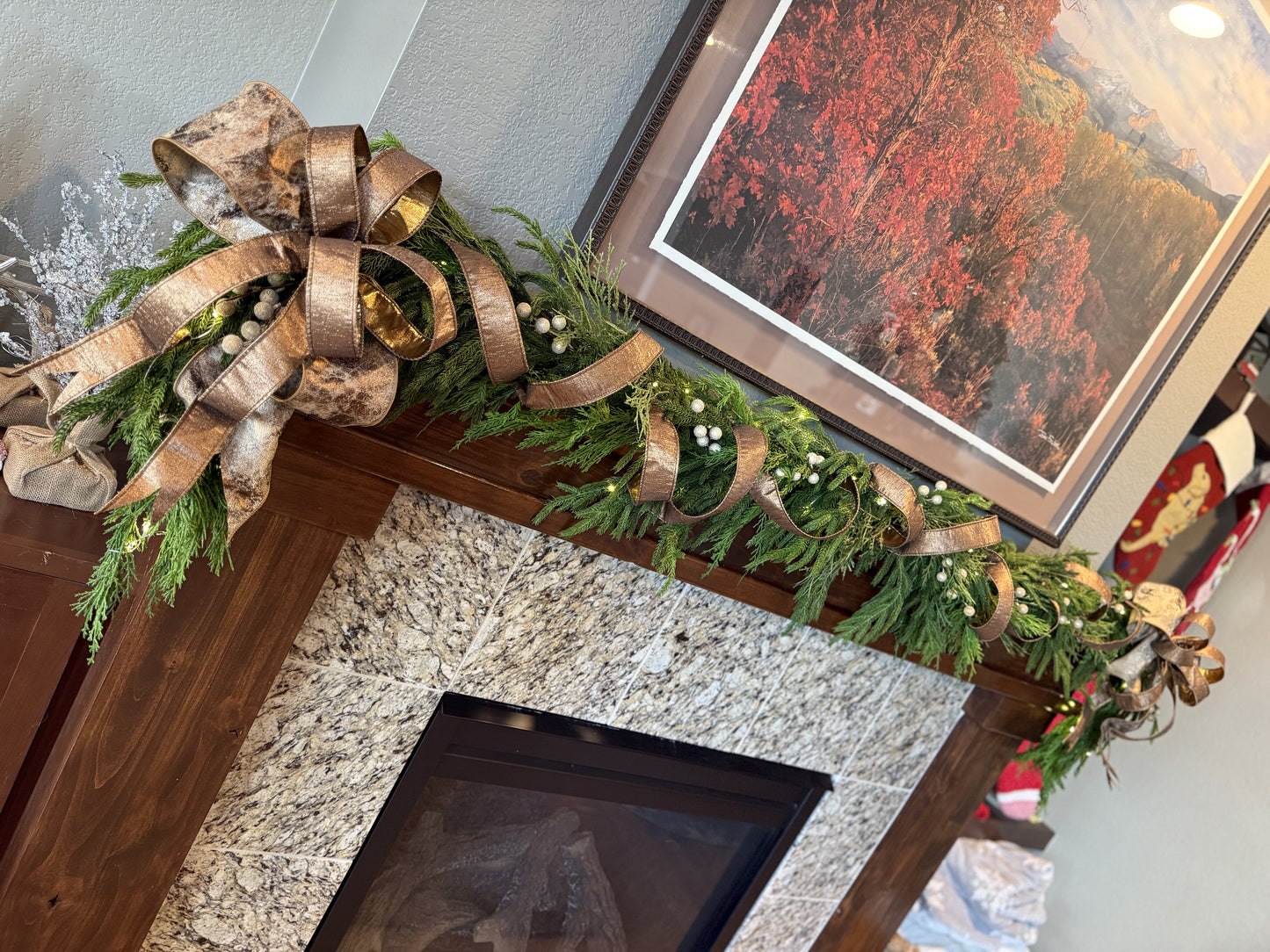 Custom Design 9ft Pre-Lit Garland - Battery operated