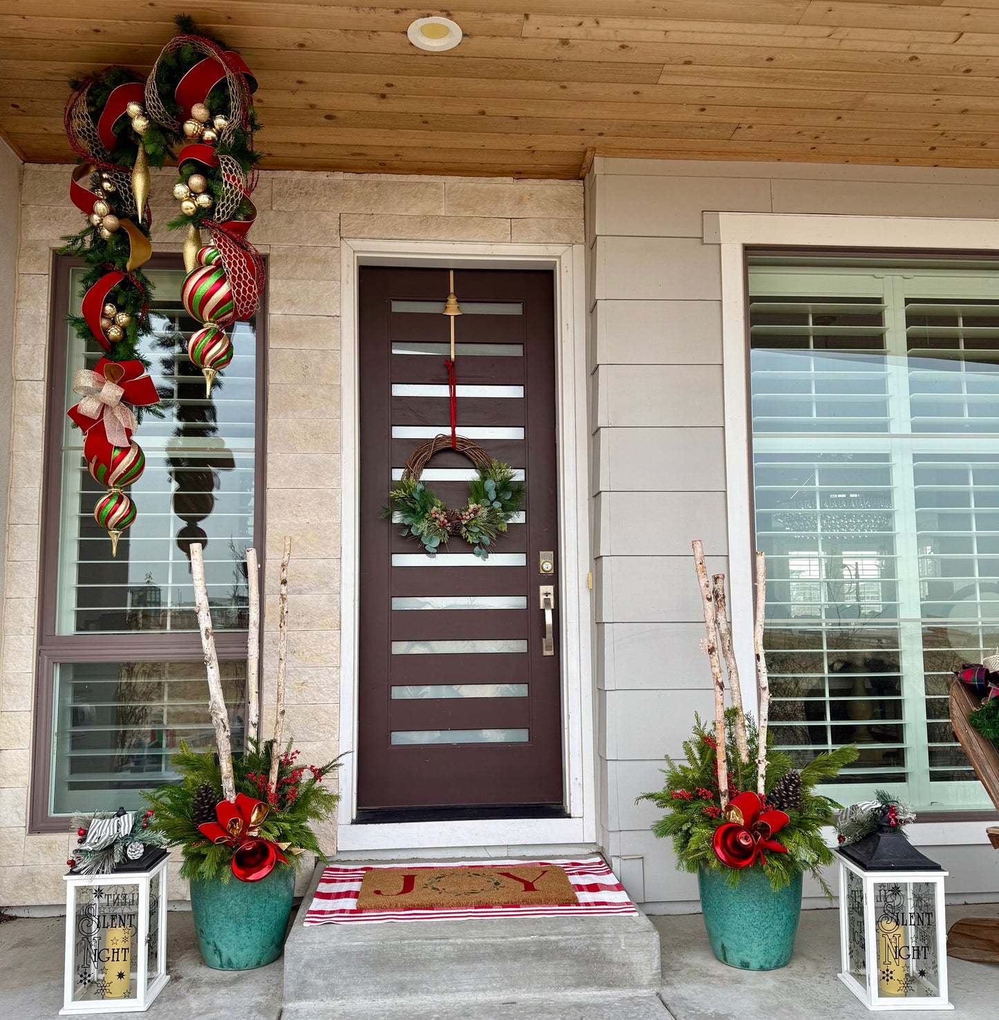 Outdoor Holiday Container Spot