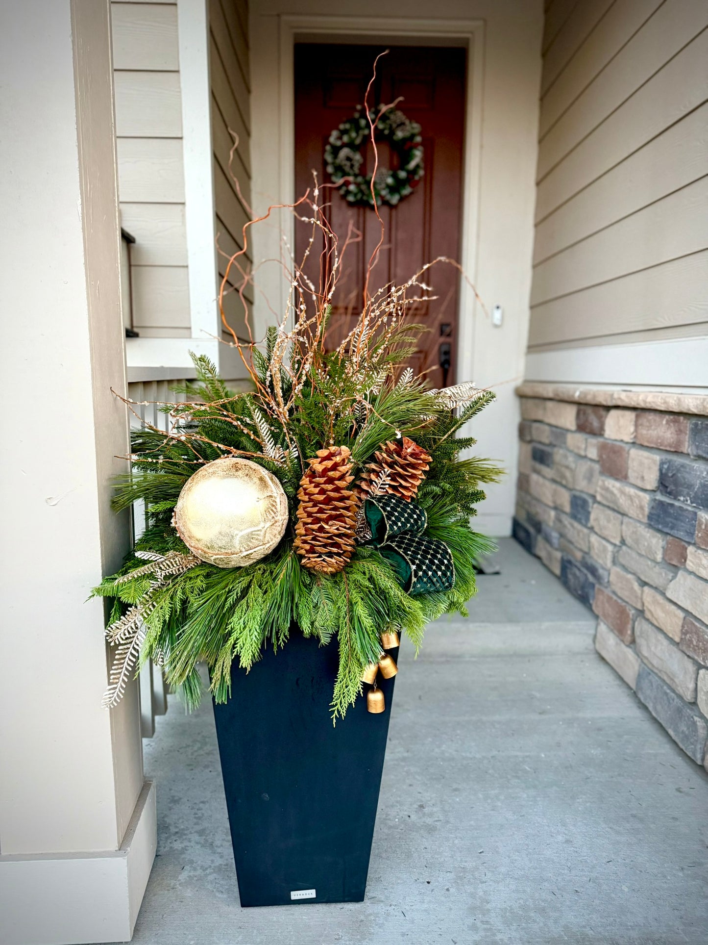 Outdoor Holiday Container Spot