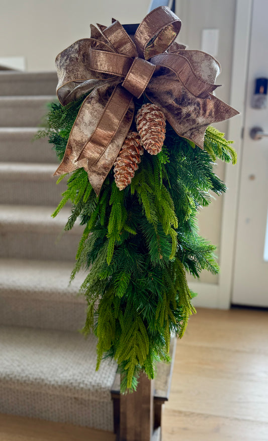 36" Winter/Holiday Pinecone Swag